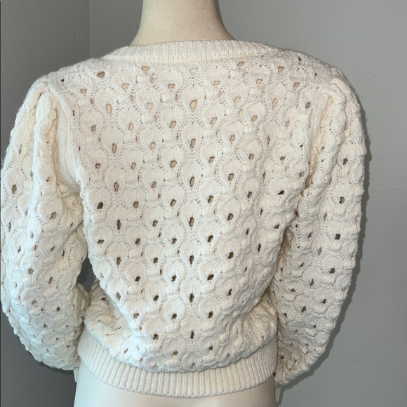 Astr The Label Bianca Pointelle Cream V-Neck Knit Sweater. Size Medium. - Picture 5 of 6